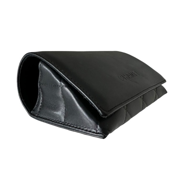 Authentic CHANEL Large Quilted Leather Oversized Sunglasses Case - Picture 12 of 13